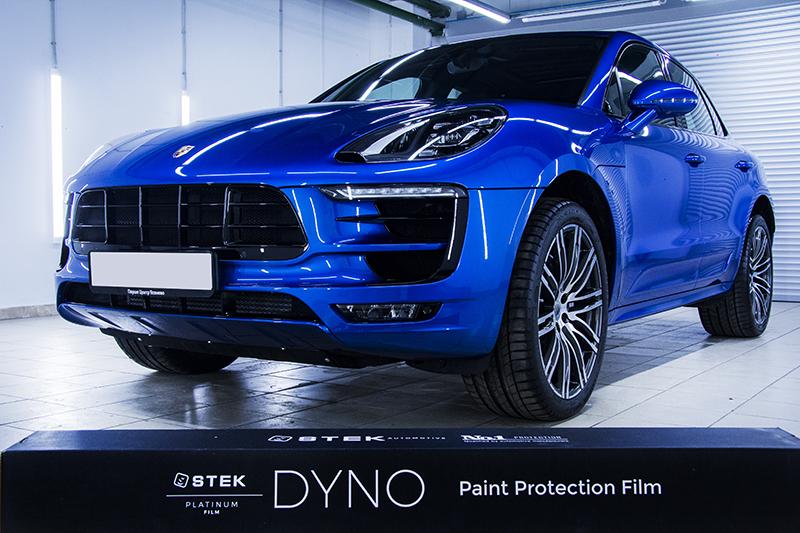 Оклейка зоны риска на автомобиле Porsche Macan защитной пленкой STEK DYNOshield