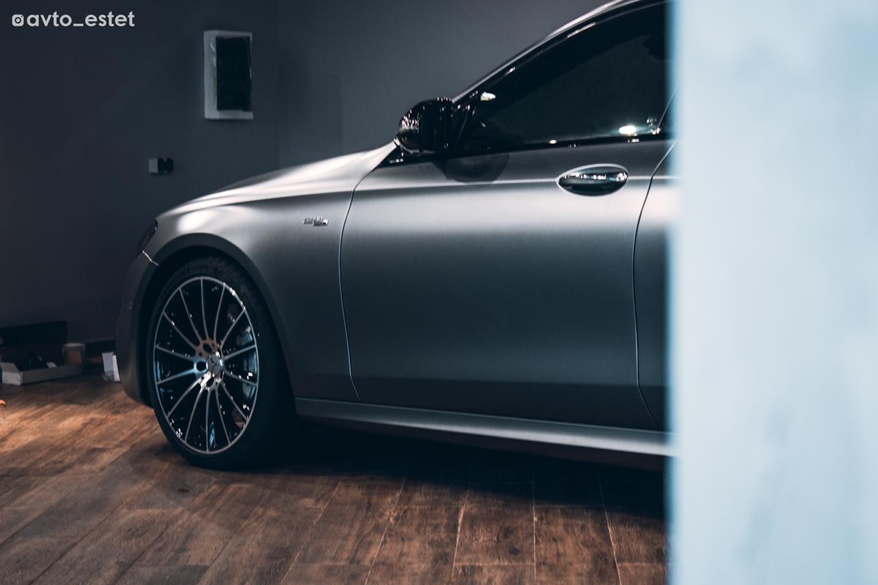 Полная защита кузова Mersedes AMG Е 63 матовой пленкой DYNOmatt
